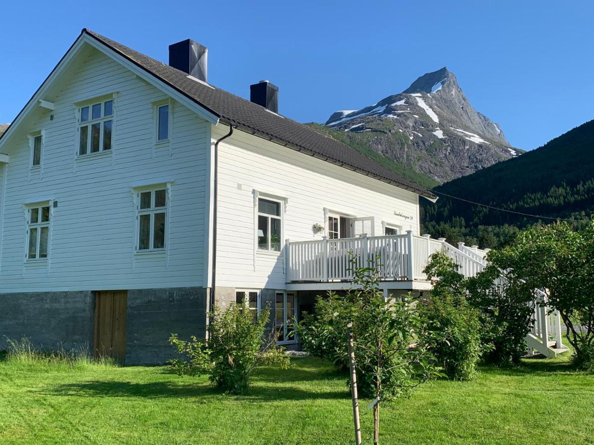 Villa Bakken, Feriebolig Volda Exterior foto